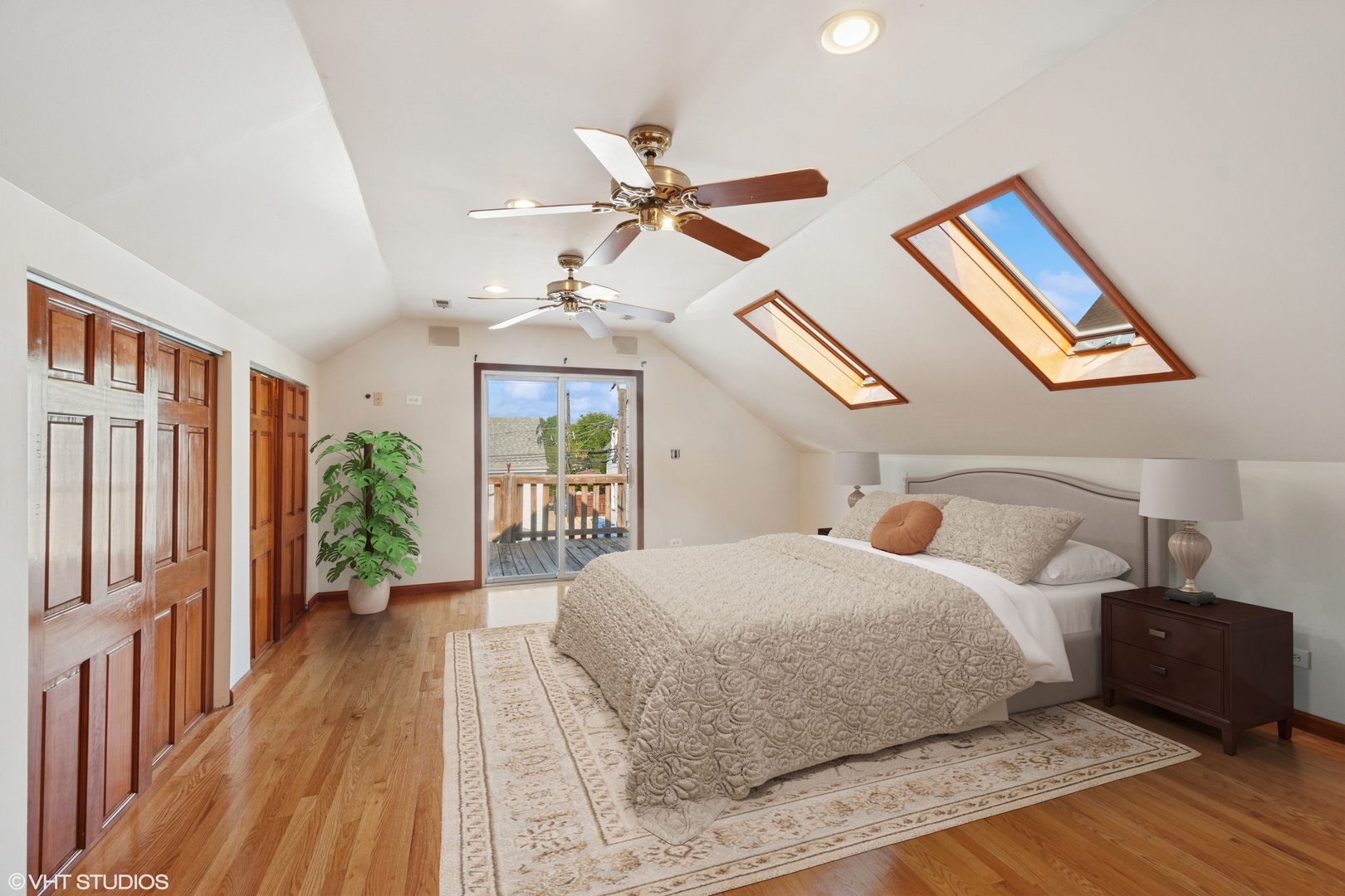 3344 N Kildare Street