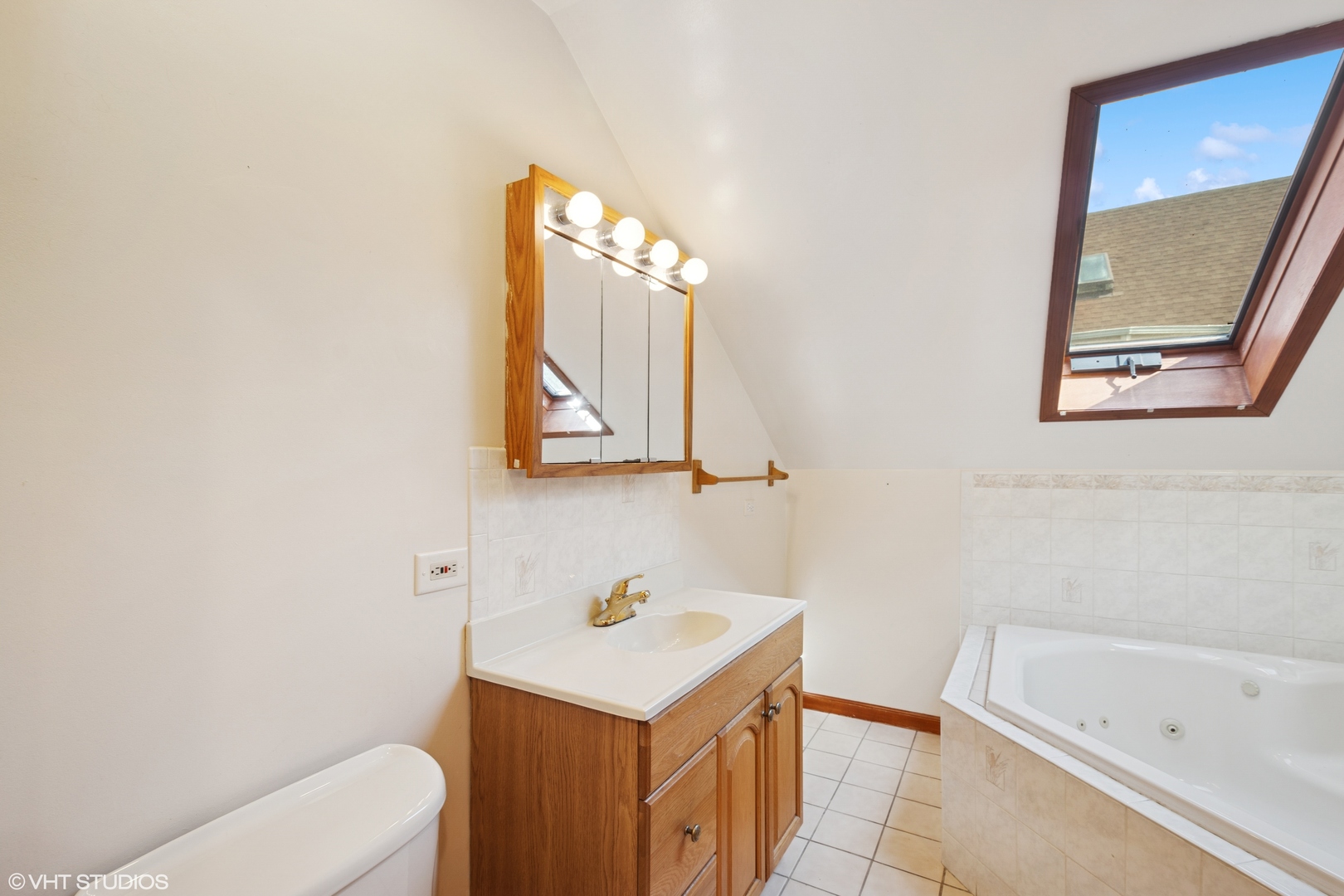 3344 N Kildare Street