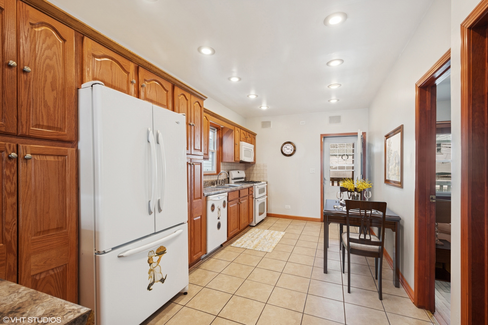 3344 N Kildare Street