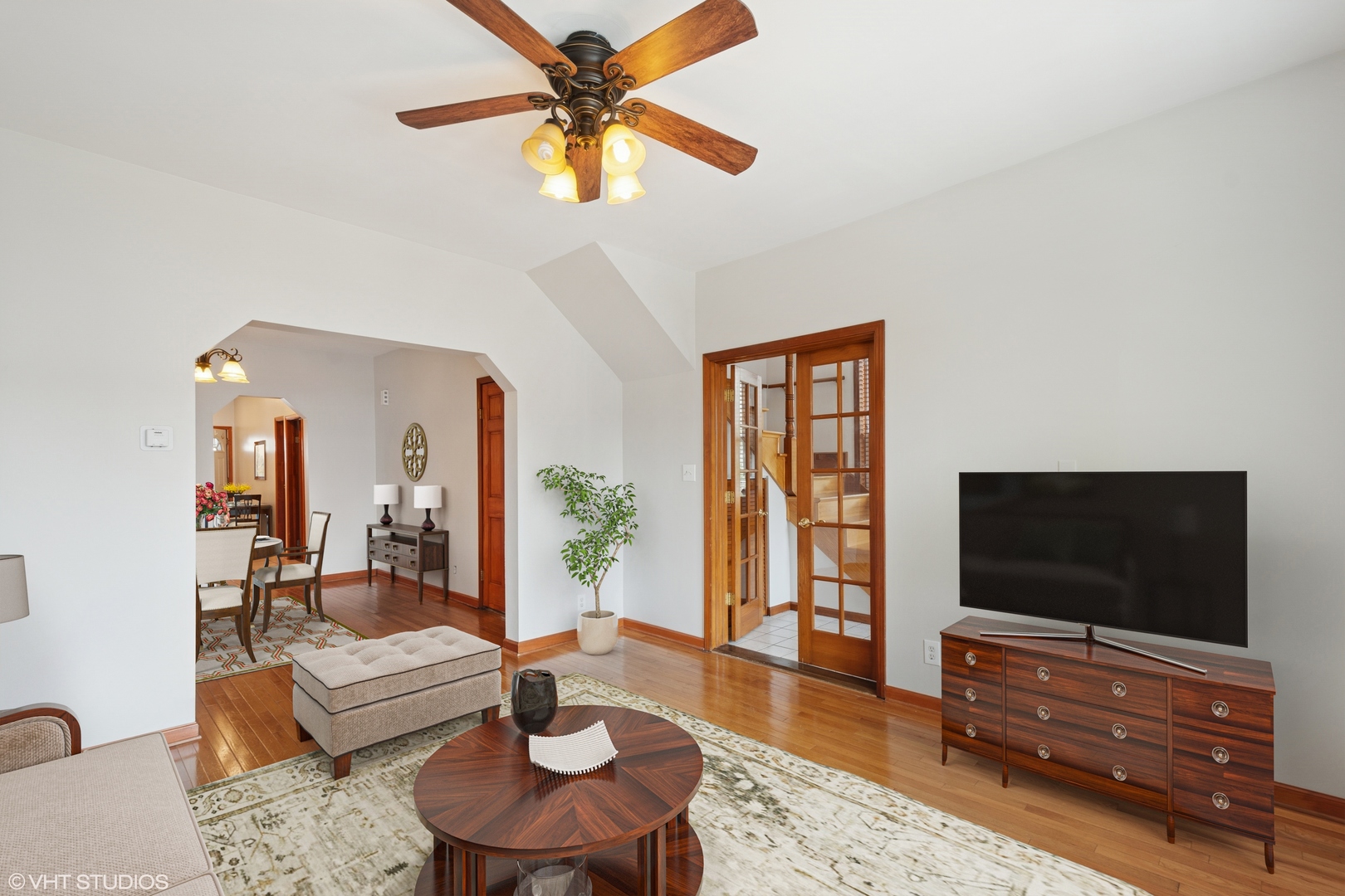 3344 N Kildare Street