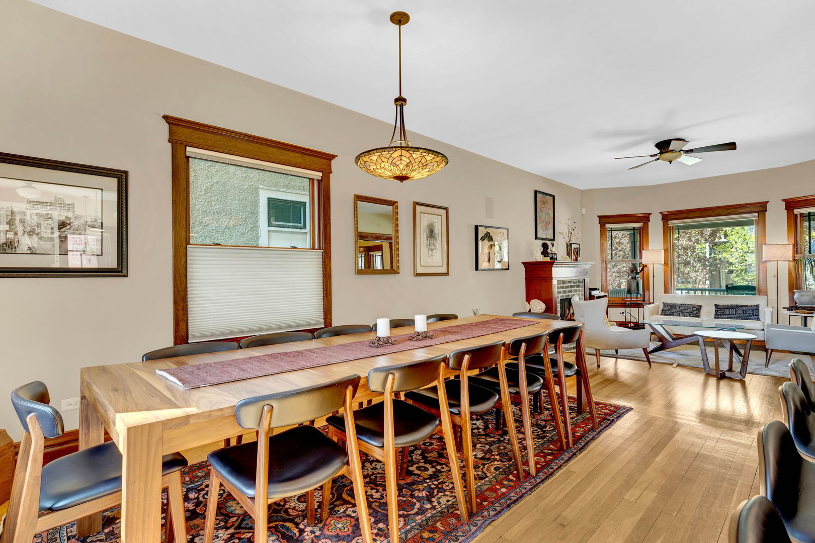 4443 N Francisco Avenue