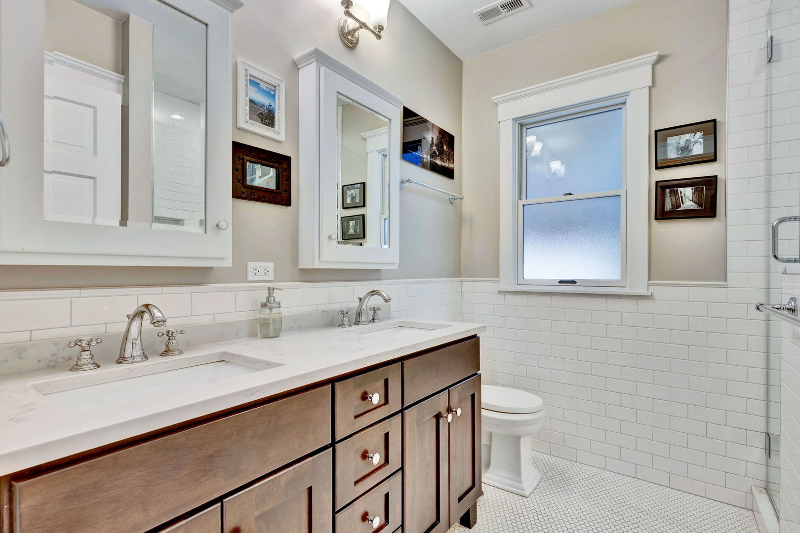 4443 N Francisco Avenue