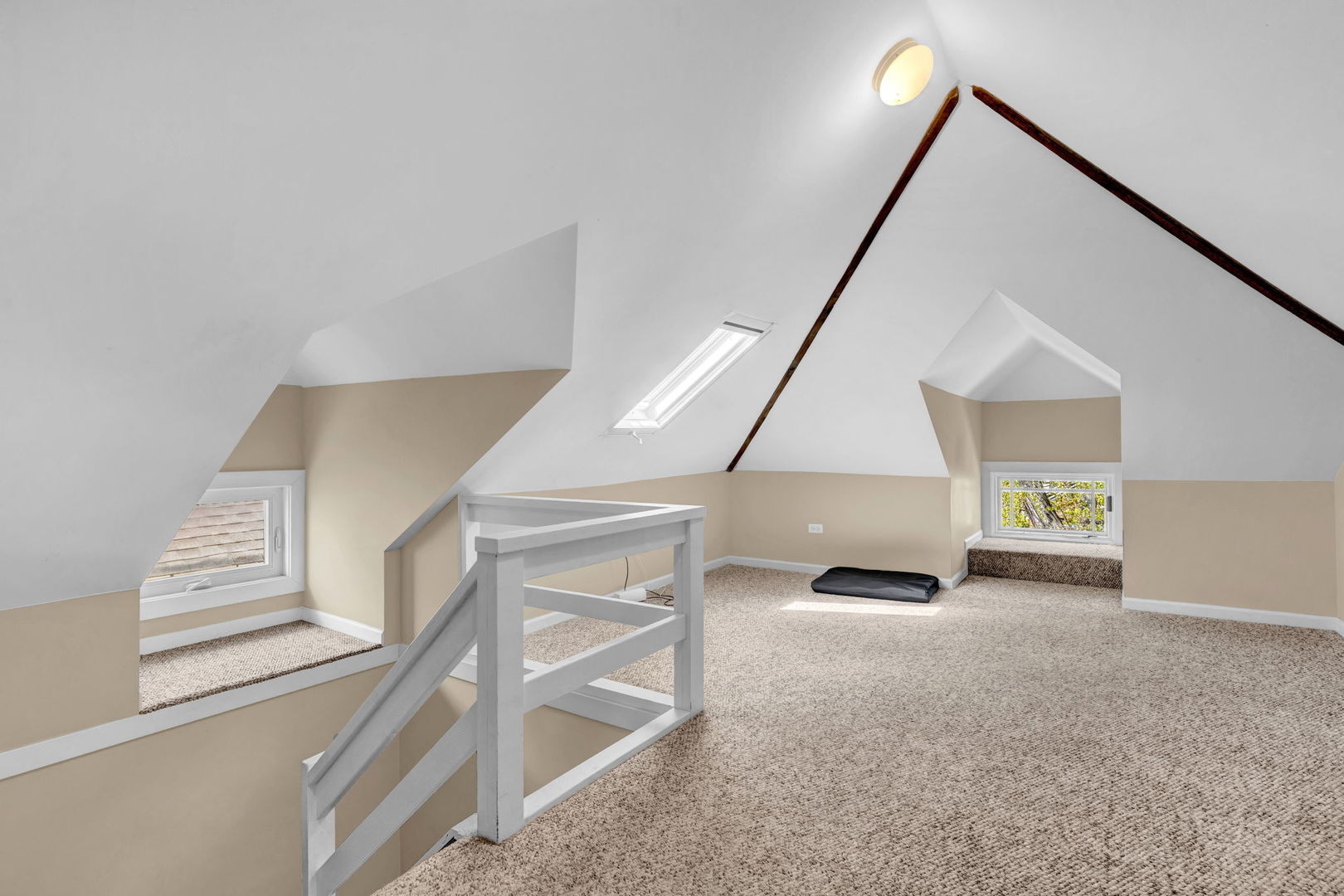 4443 N Francisco Avenue