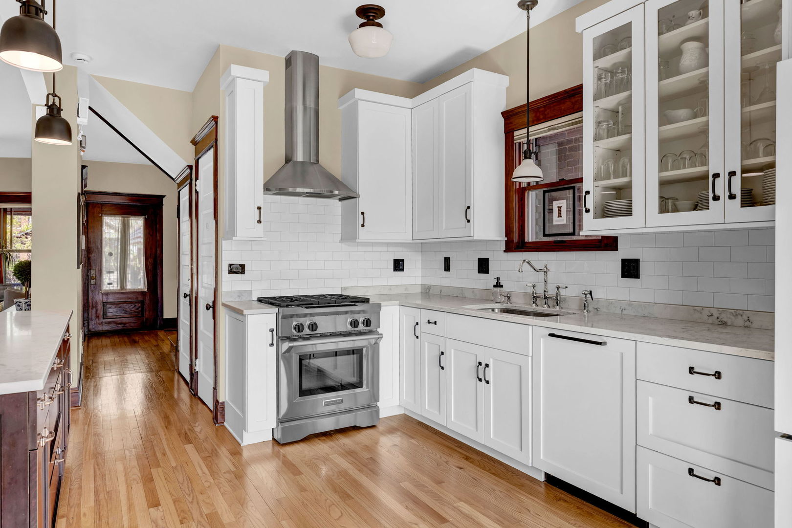 4443 N Francisco Avenue