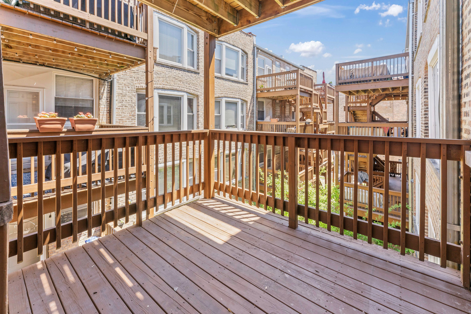 7029 N GREENVIEW Avenue Unit: 2S