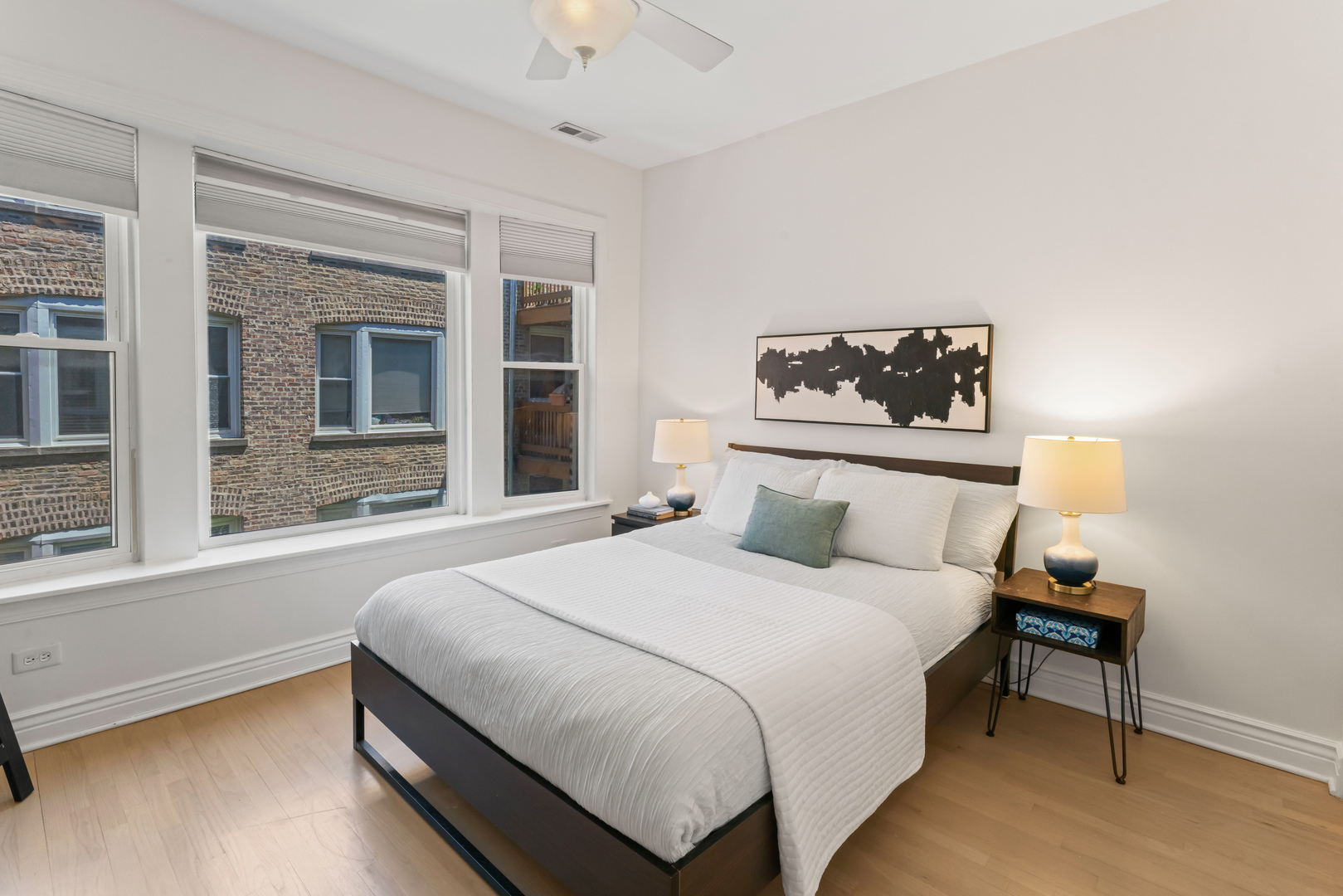 7029 N GREENVIEW Avenue Unit: 2S