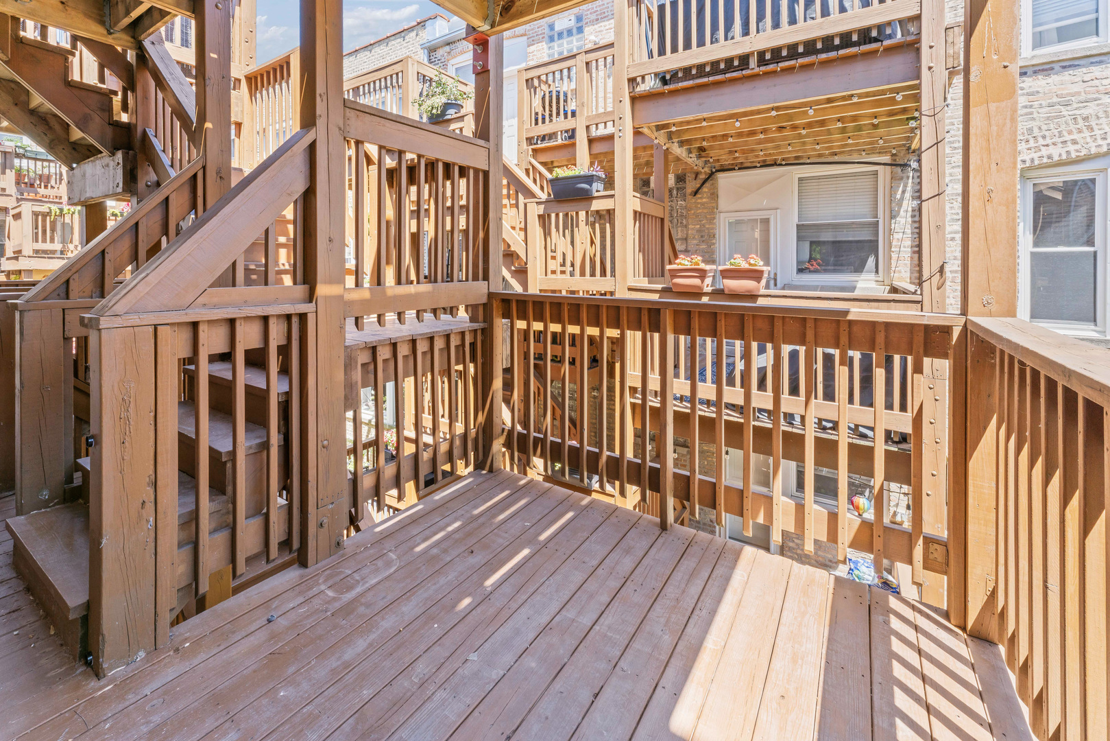 7029 N GREENVIEW Avenue Unit: 2S