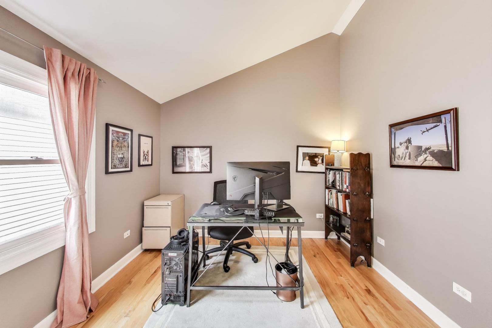 4229 N Albany Avenue