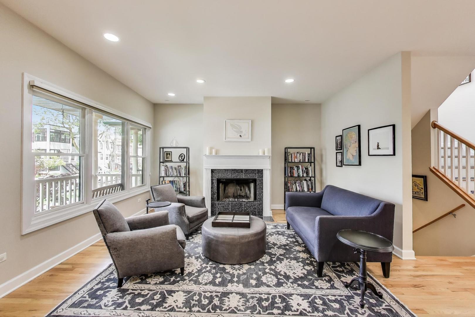 4229 N Albany Avenue