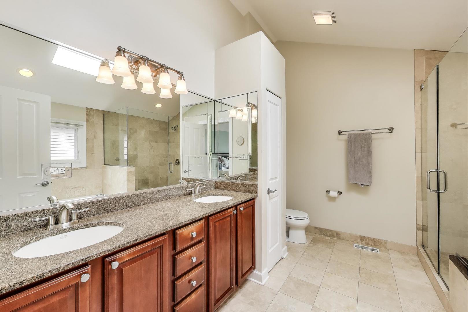 4229 N Albany Avenue