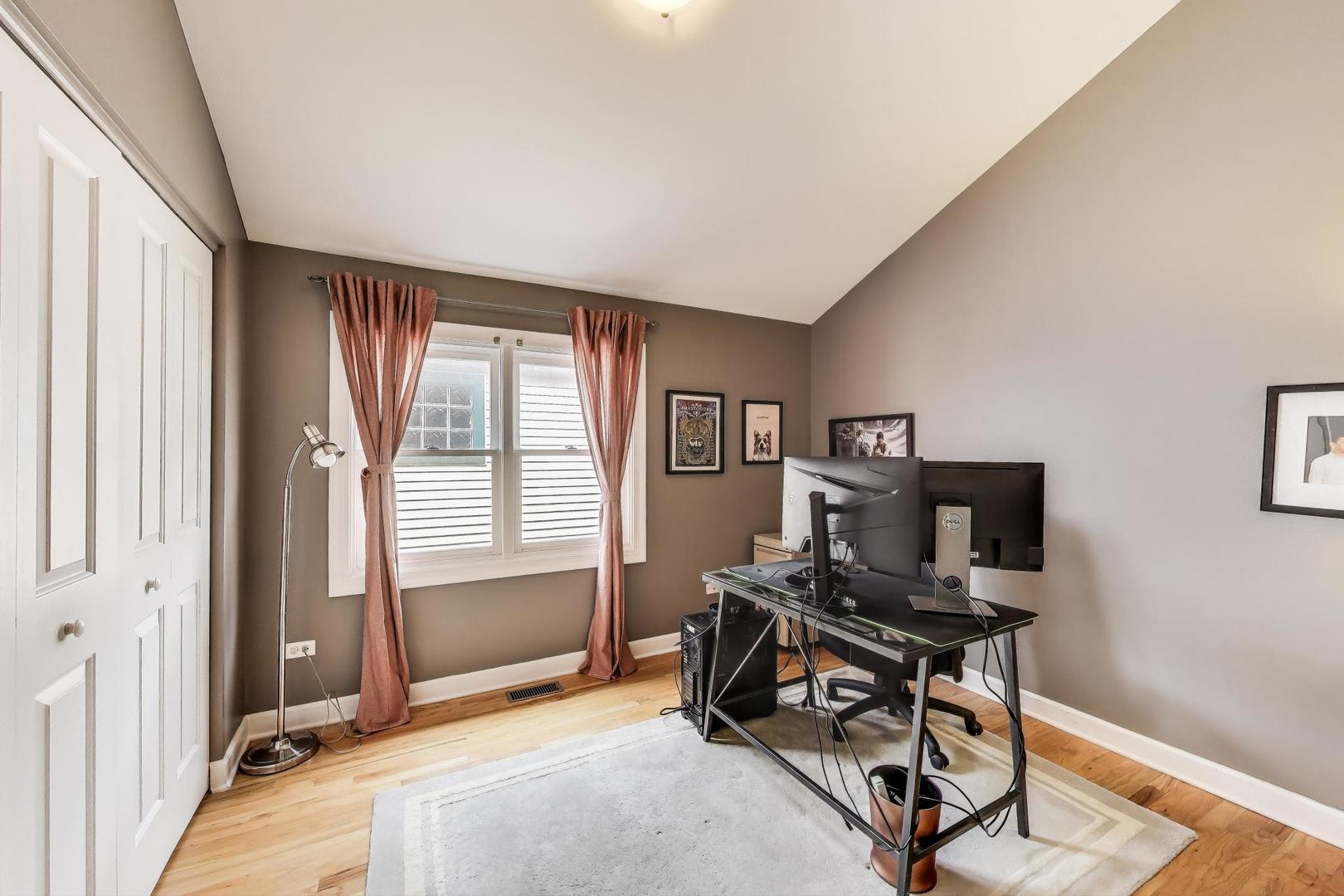 4229 N Albany Avenue