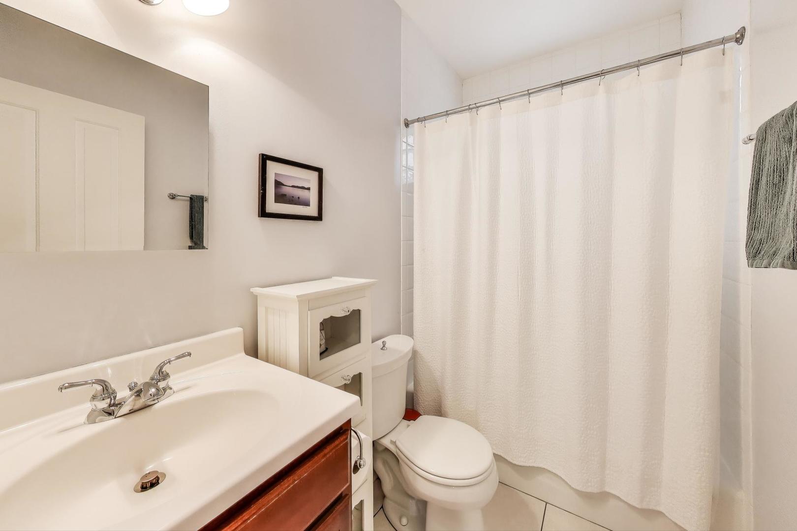 4229 N Albany Avenue