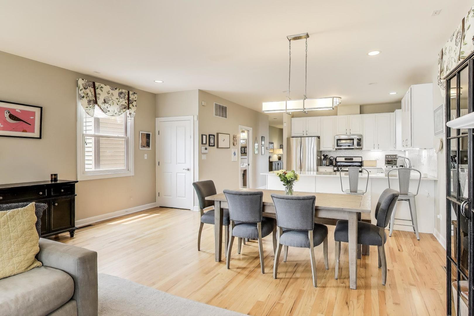 4229 N Albany Avenue