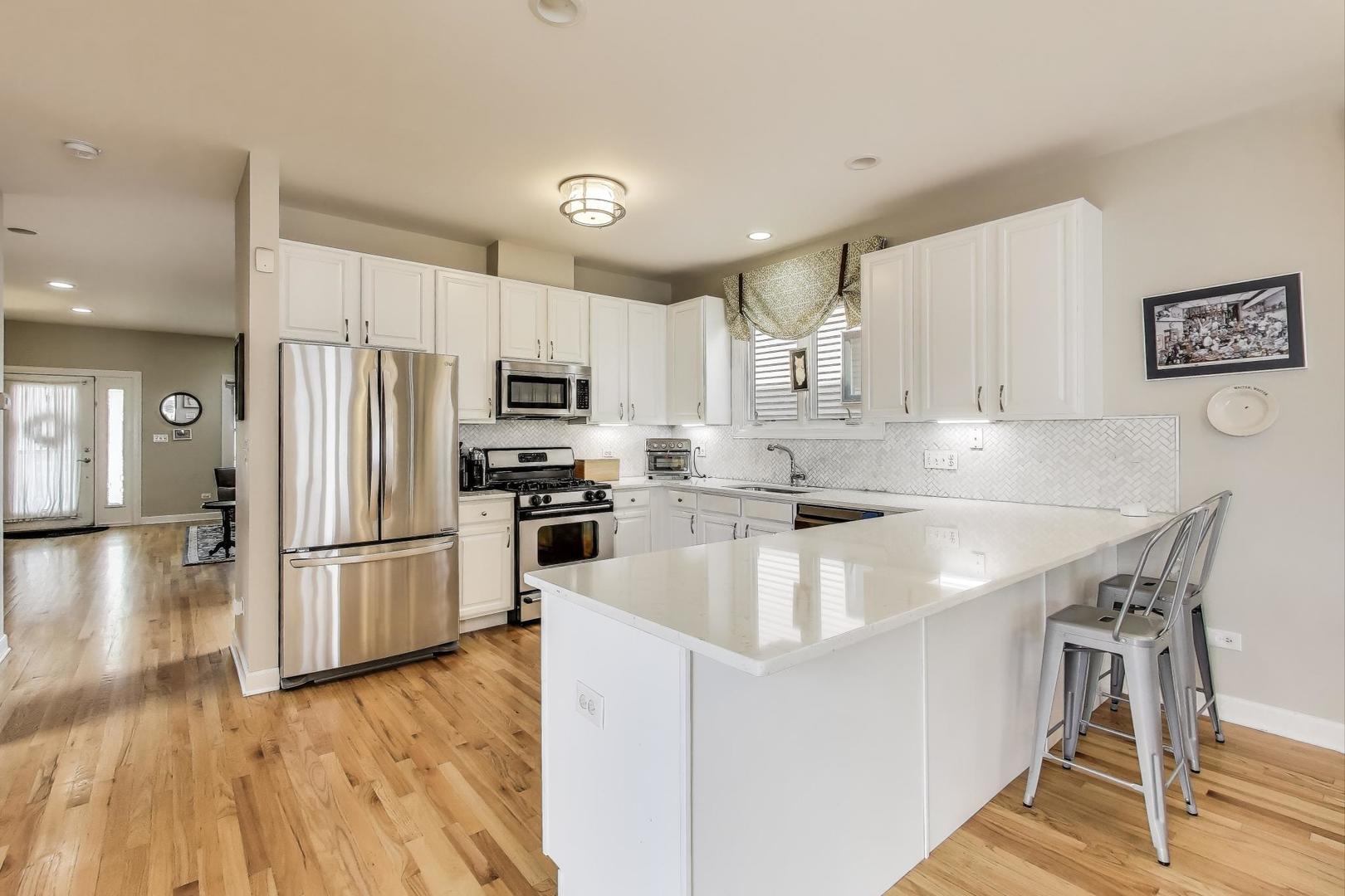 4229 N Albany Avenue