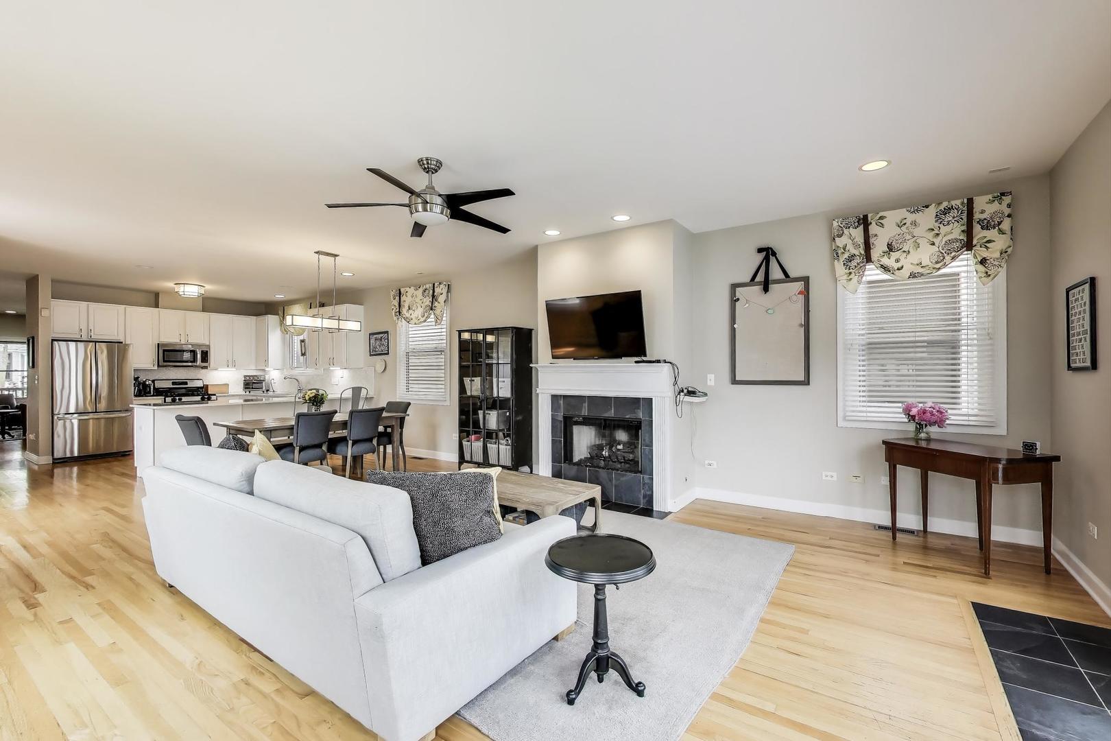 4229 N Albany Avenue