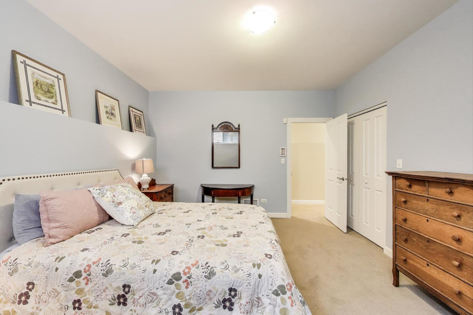 4229 N Albany Avenue