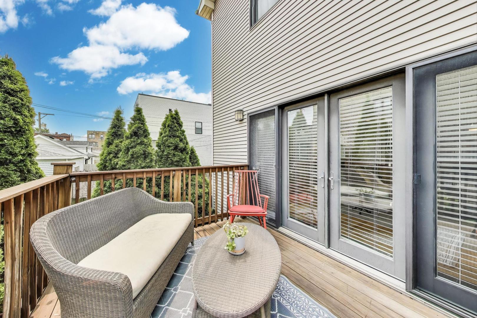 4229 N Albany Avenue