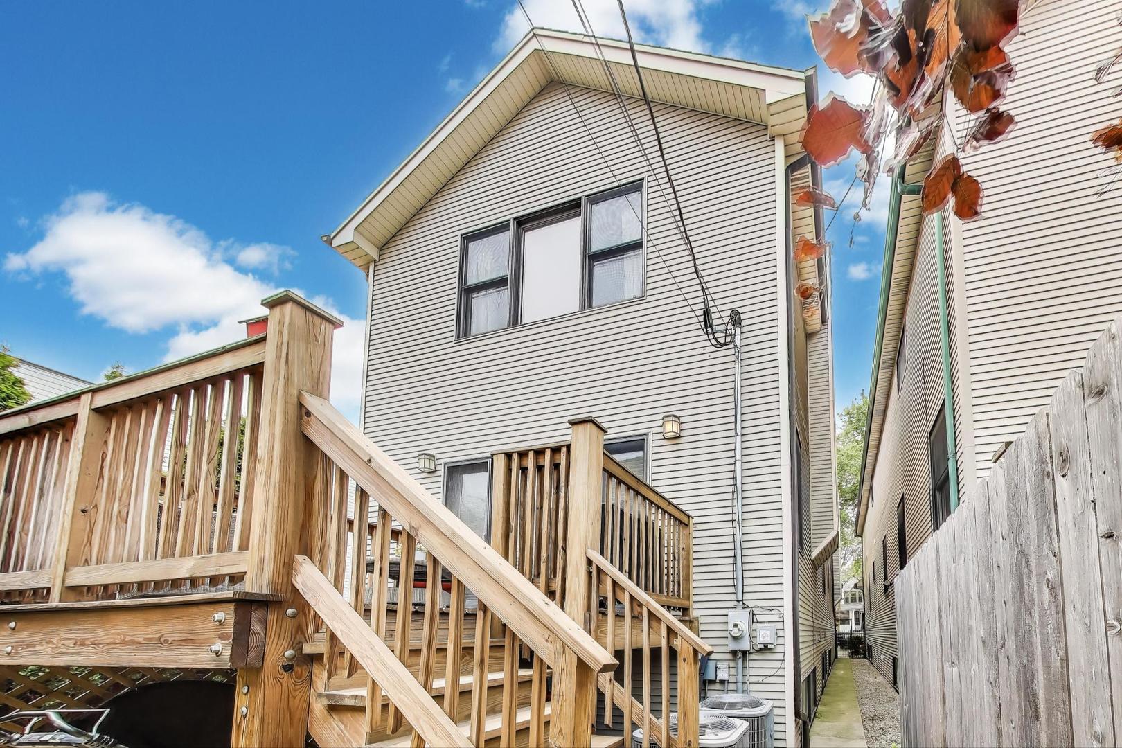 4229 N Albany Avenue