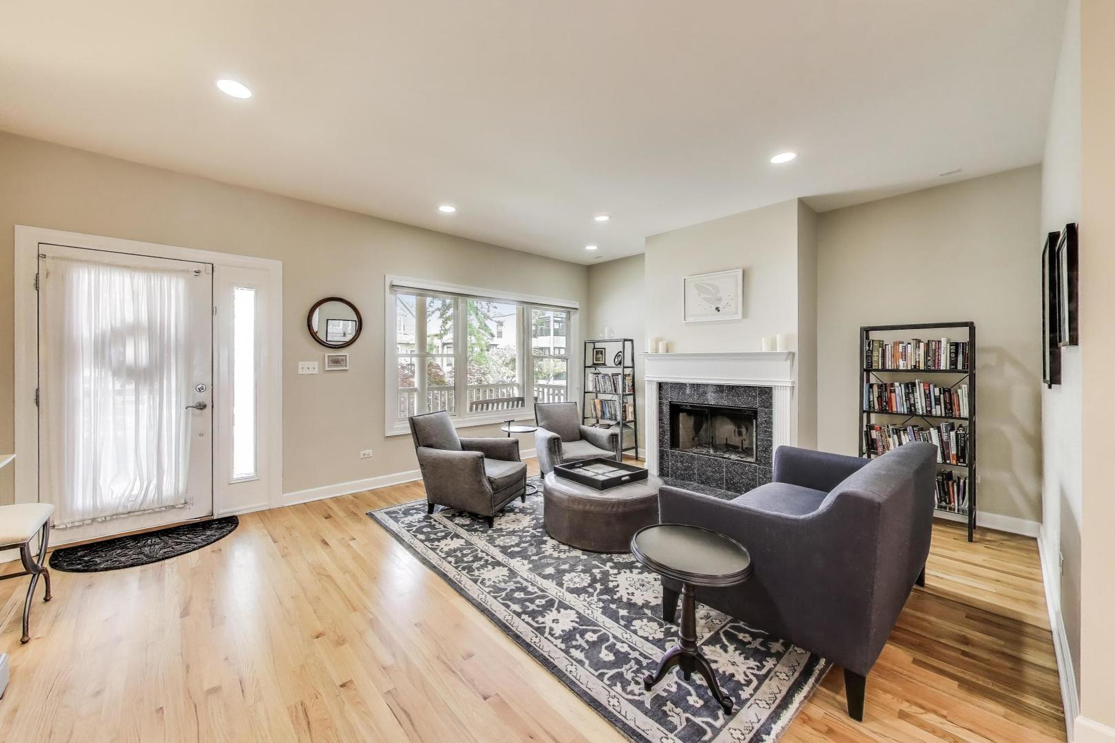 4229 N Albany Avenue