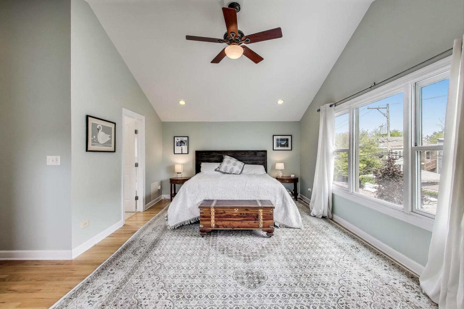 4229 N Albany Avenue