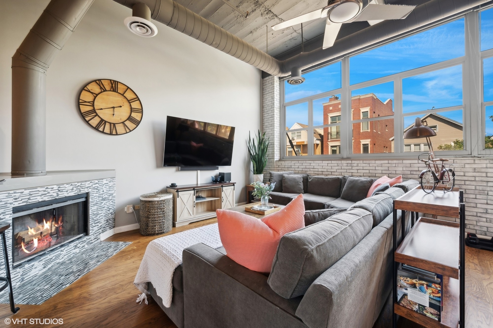 2750 N Wayne Avenue Unit: G