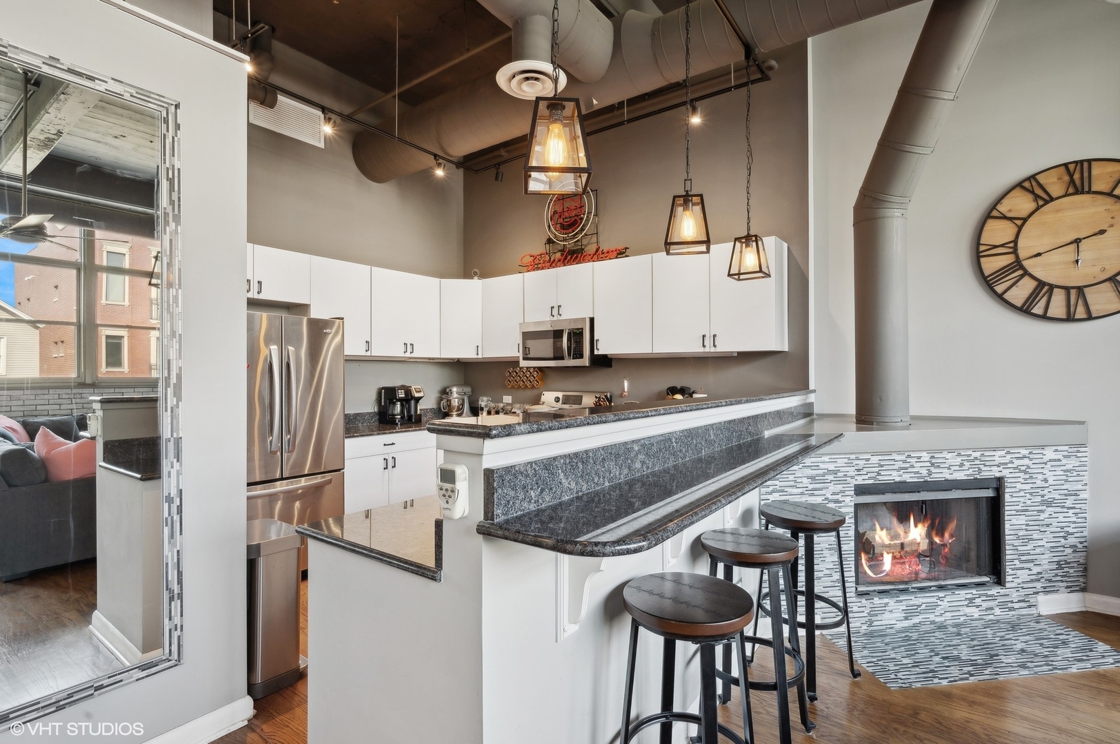 2750 N Wayne Avenue Unit: G