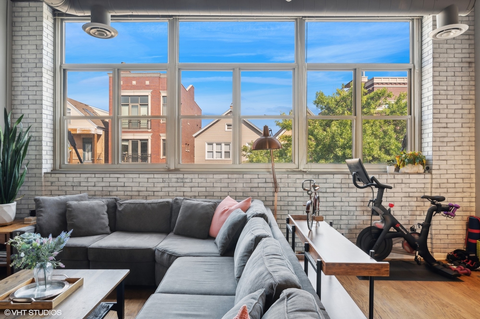 2750 N Wayne Avenue Unit: G