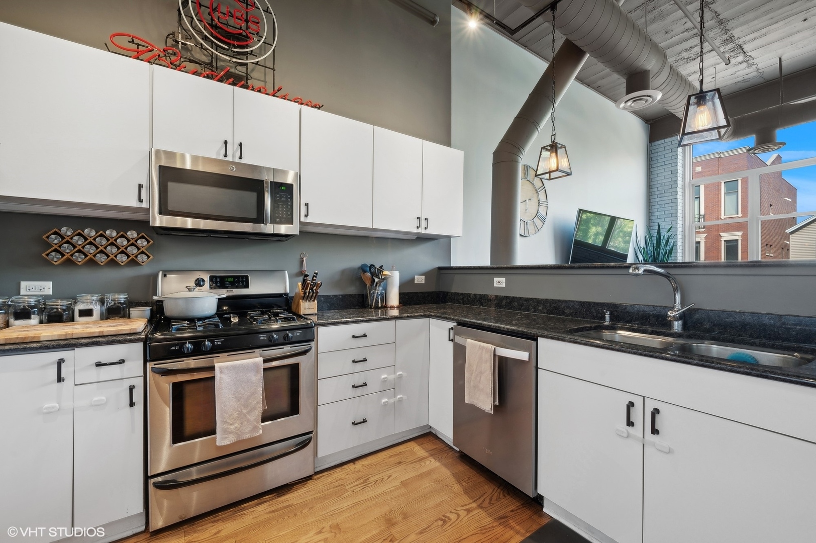 2750 N Wayne Avenue Unit: G