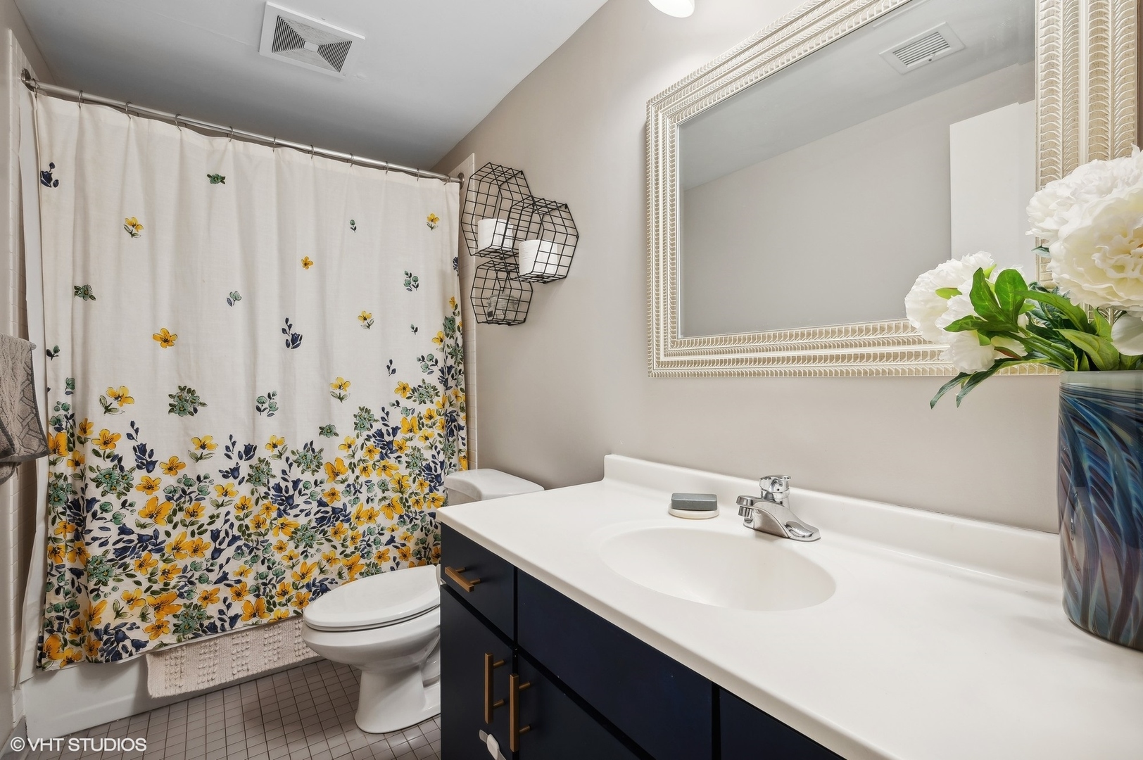 2750 N Wayne Avenue Unit: G