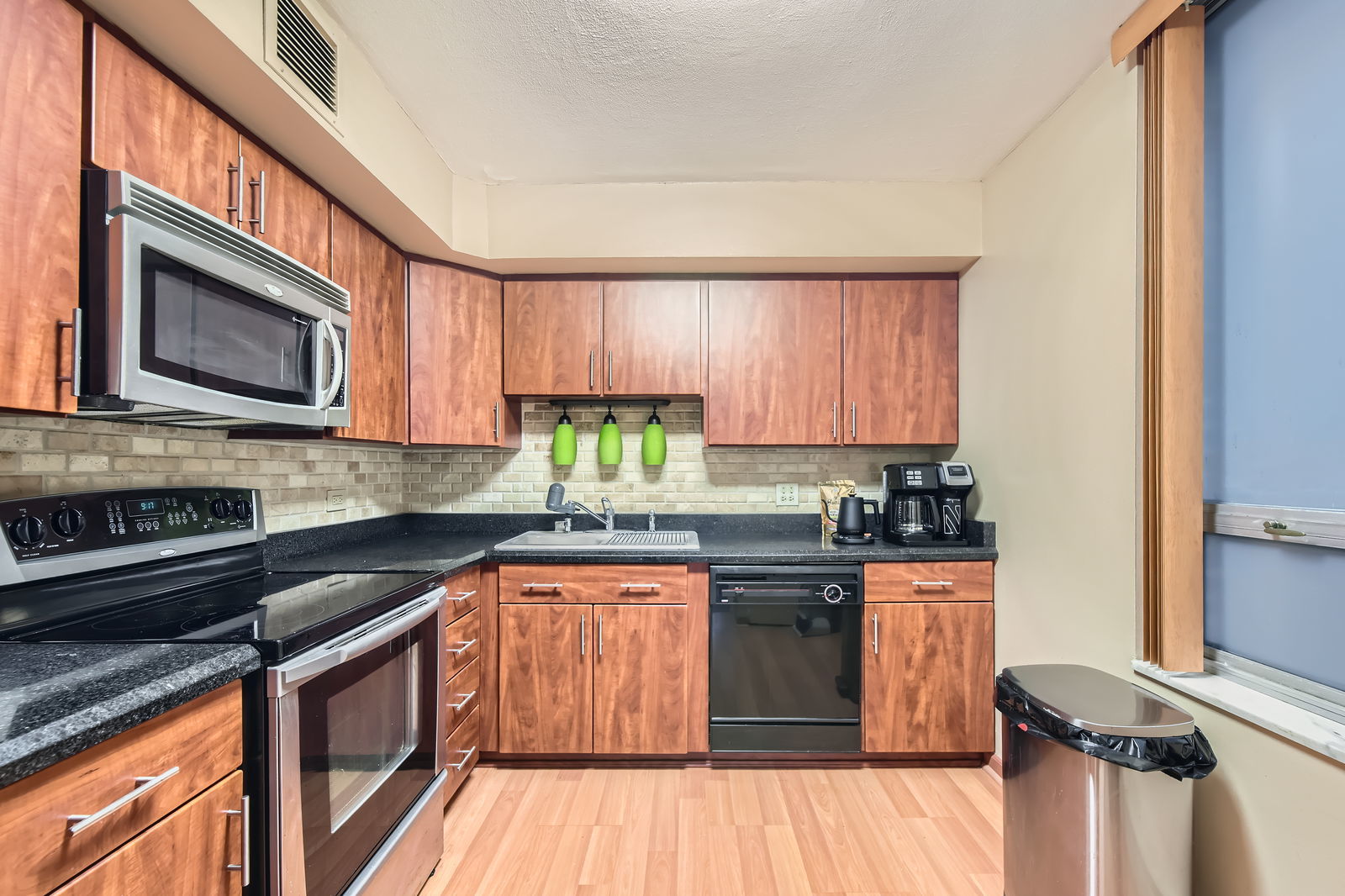 201 E Chestnut Street Unit: 20F