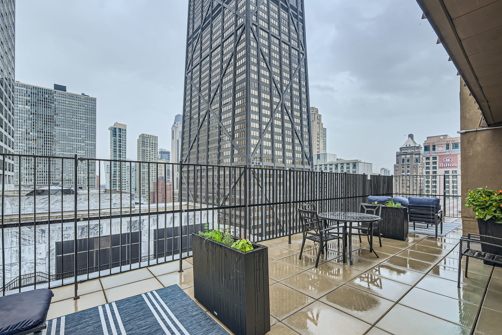 201 E Chestnut Street Unit: 20F