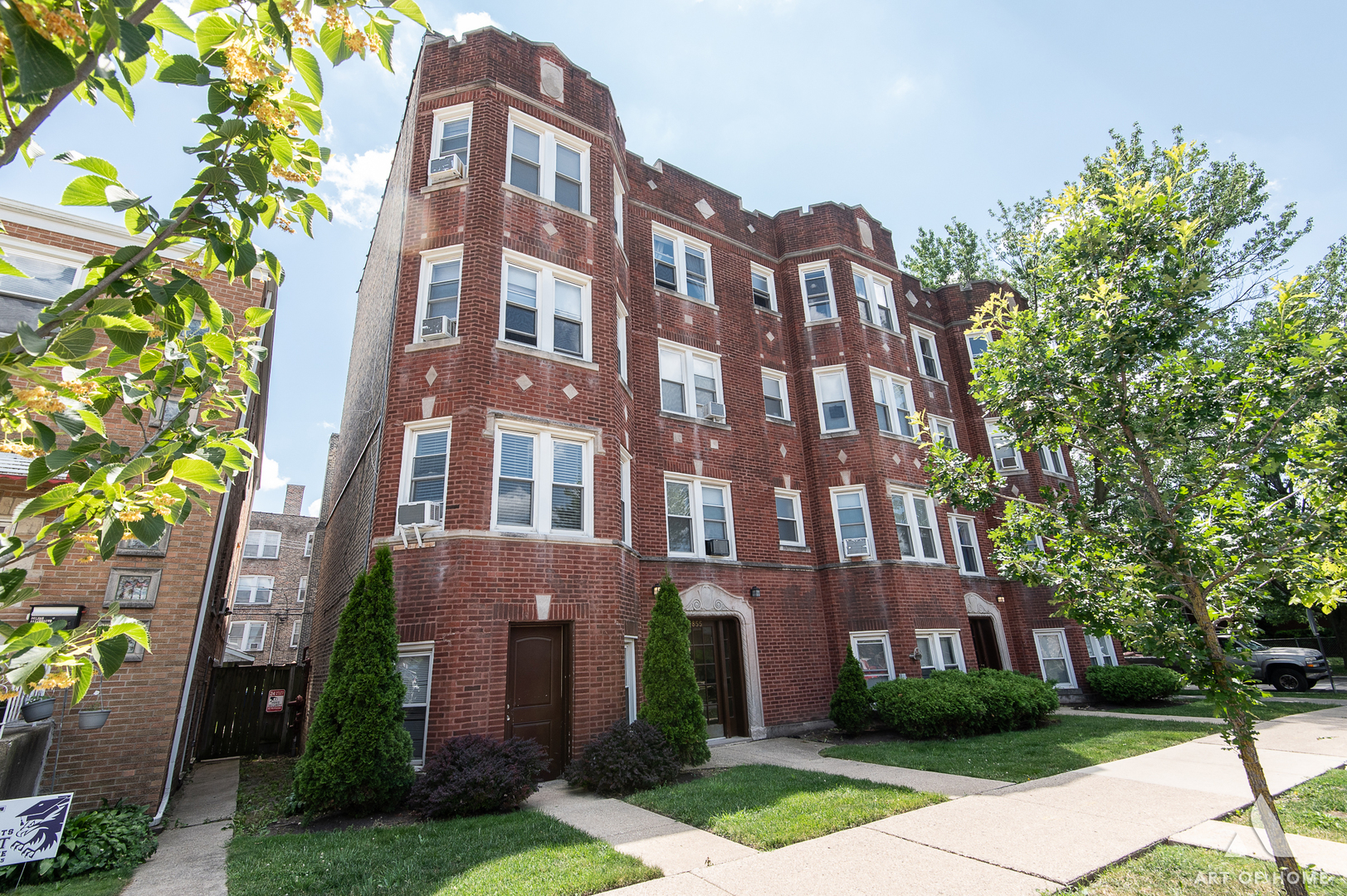 4855 W ROSCOE Street Unit: 1