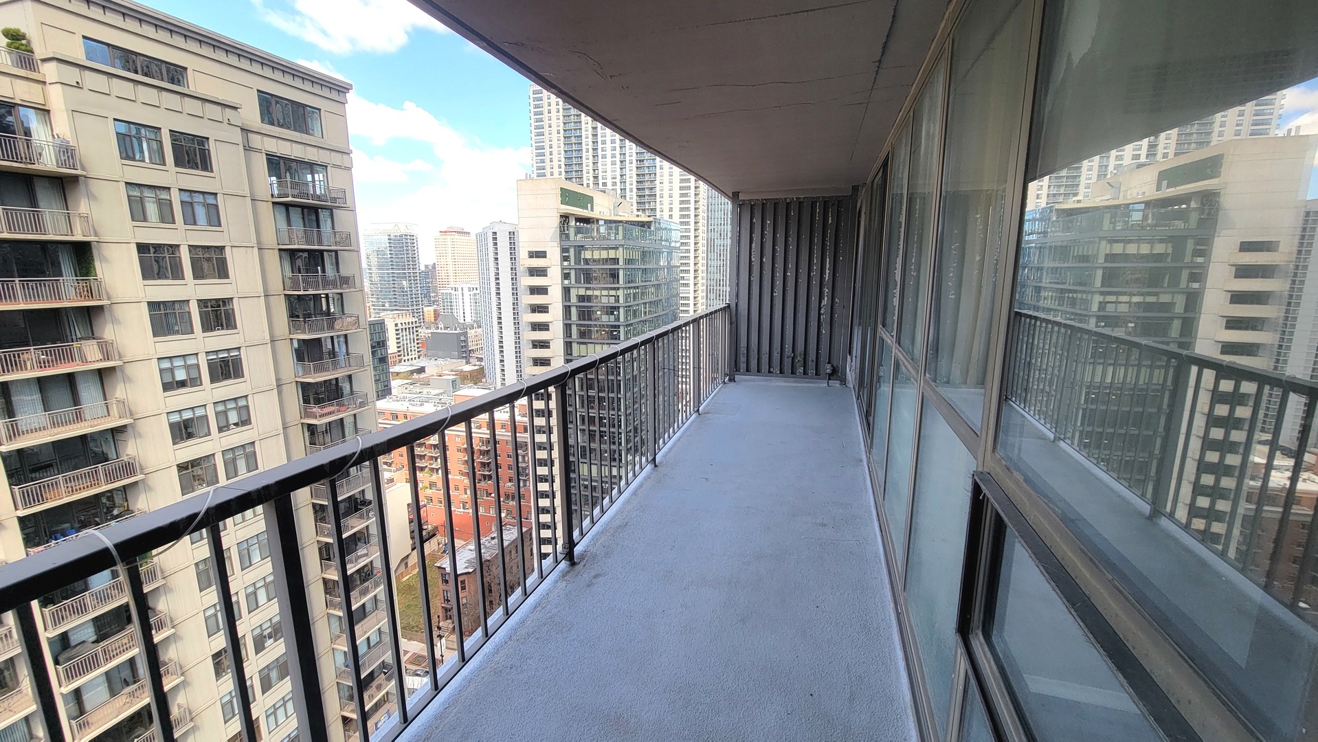 10 E Ontario Street Unit: 2406
