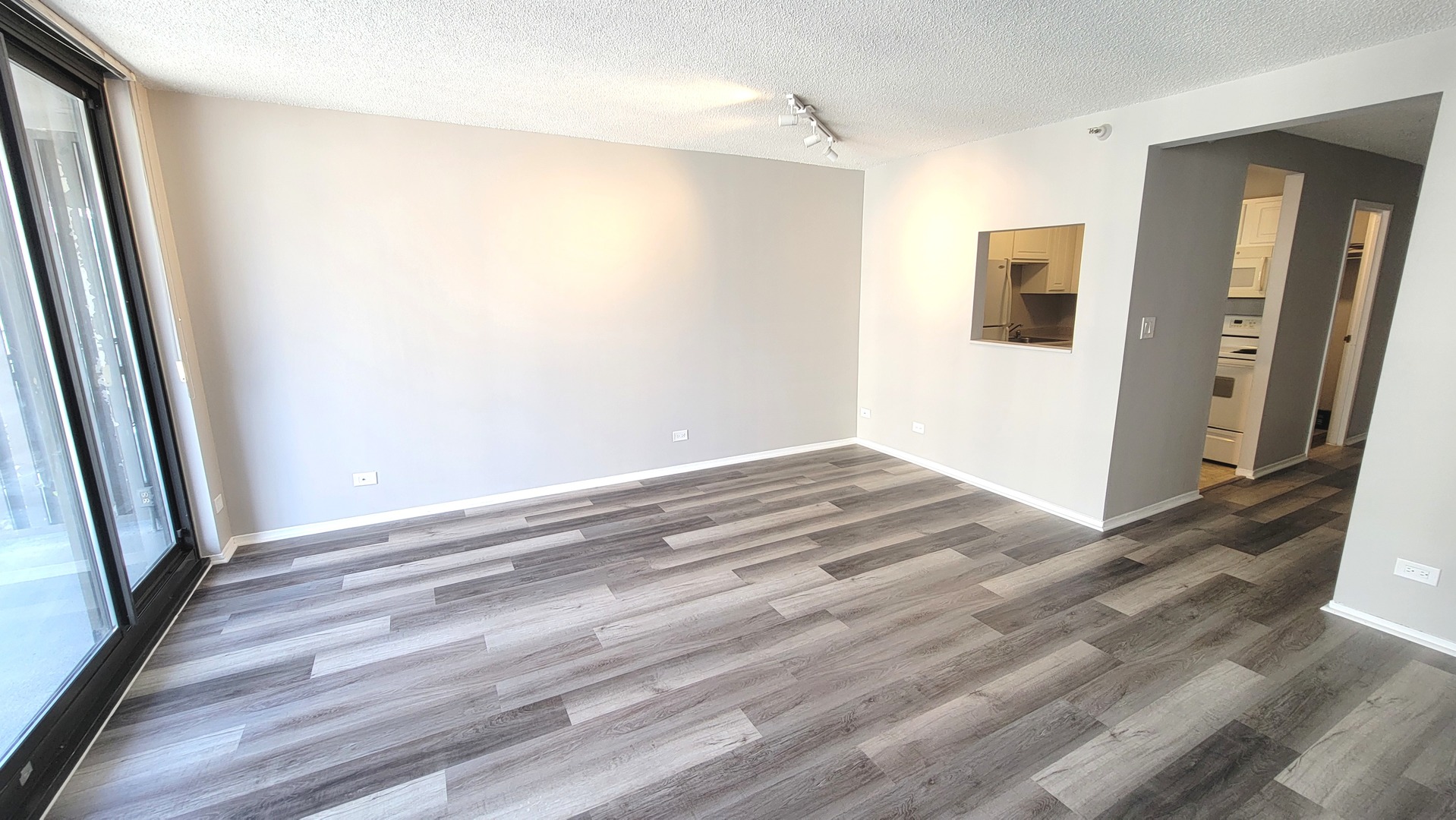 10 E Ontario Street Unit: 2406