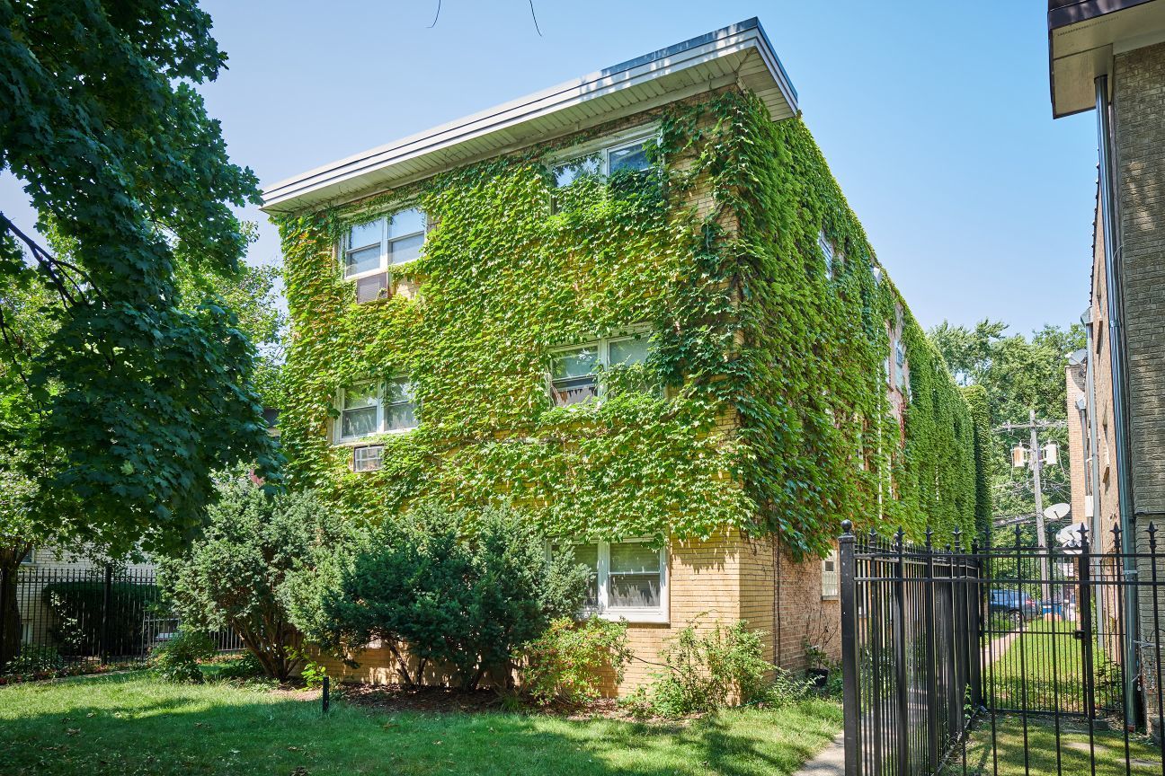 1606 W Chase Avenue Unit: 1B