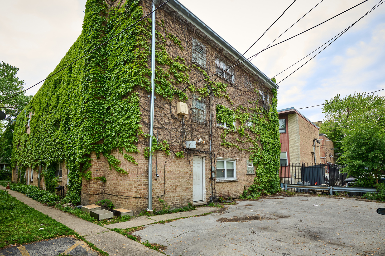 1606 W Chase Avenue Unit: 1B