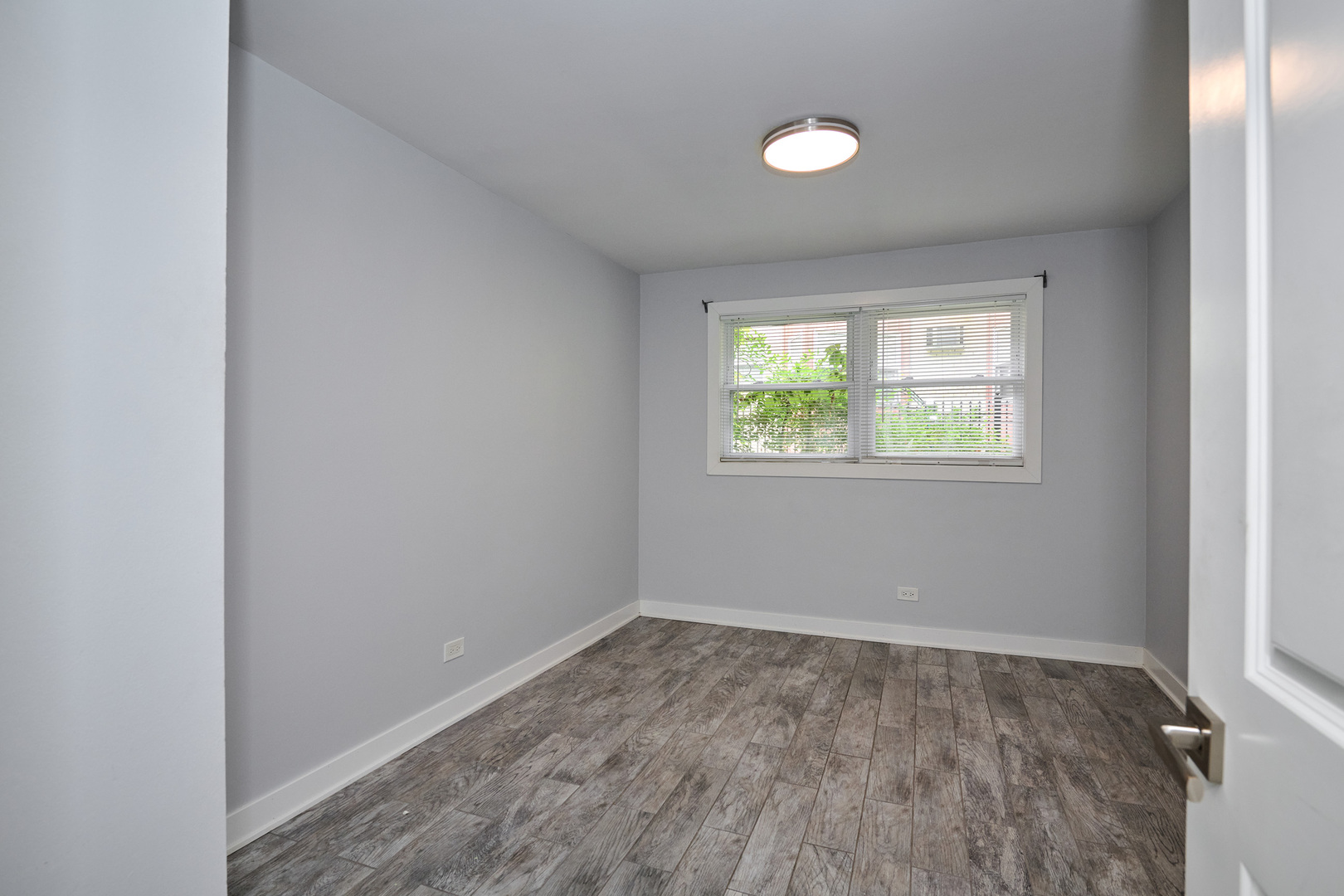 1606 W Chase Avenue Unit: 1B