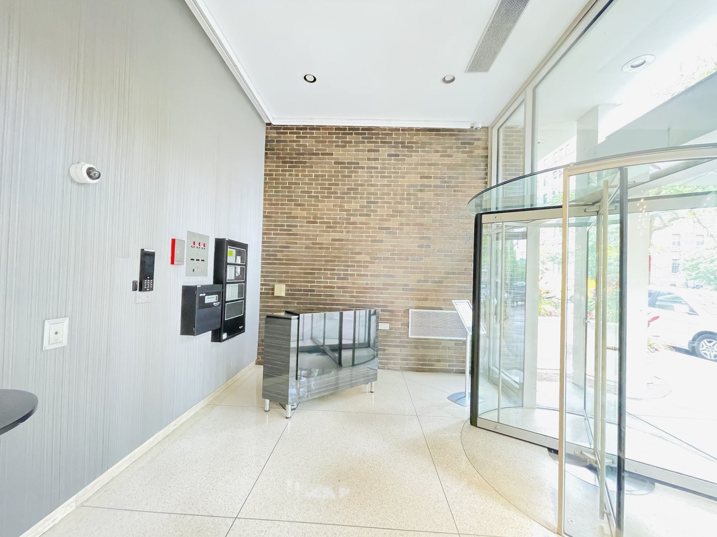 88 W SCHILLER Street Unit: 2805L