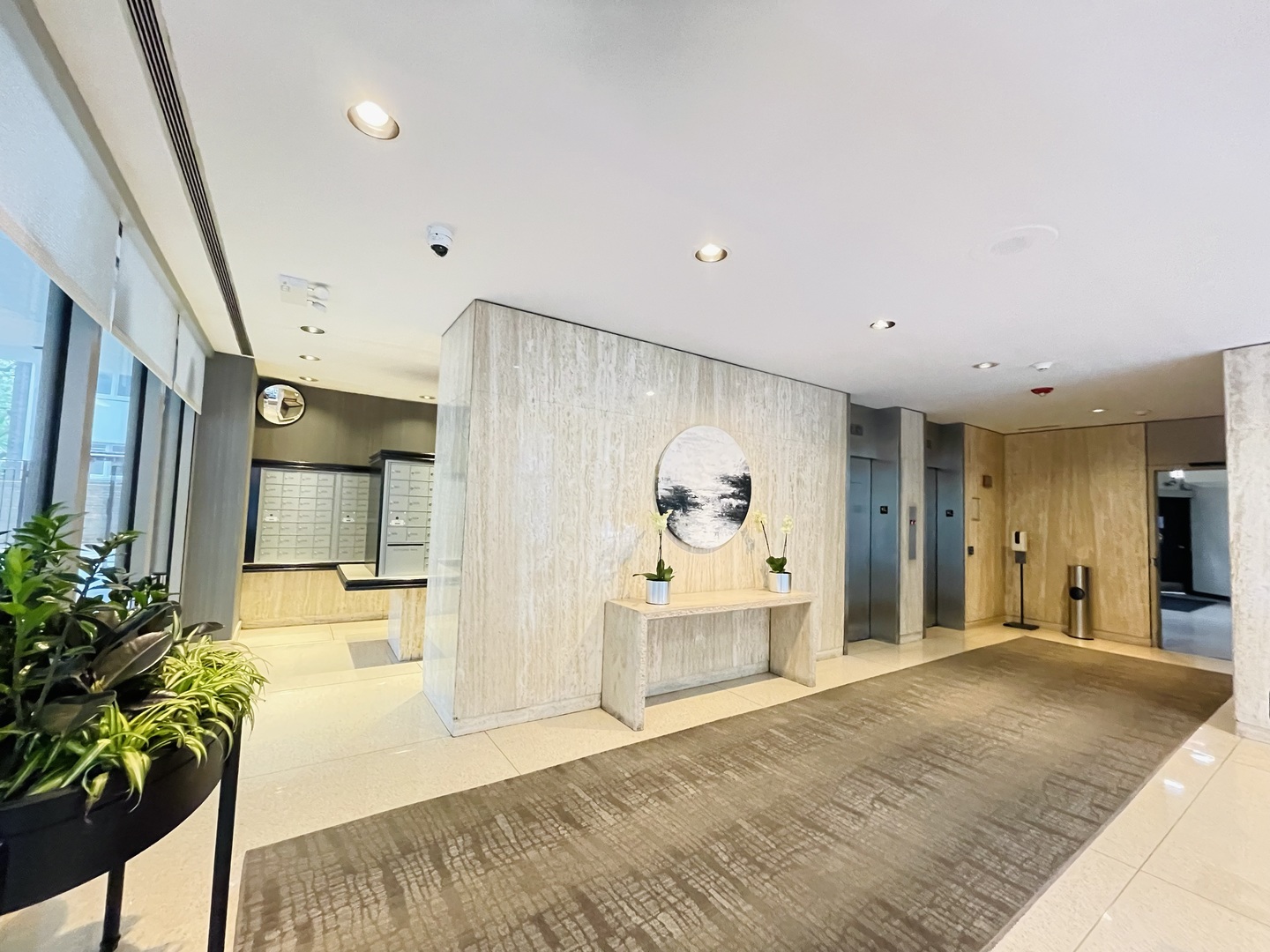 88 W SCHILLER Street Unit: 2805L