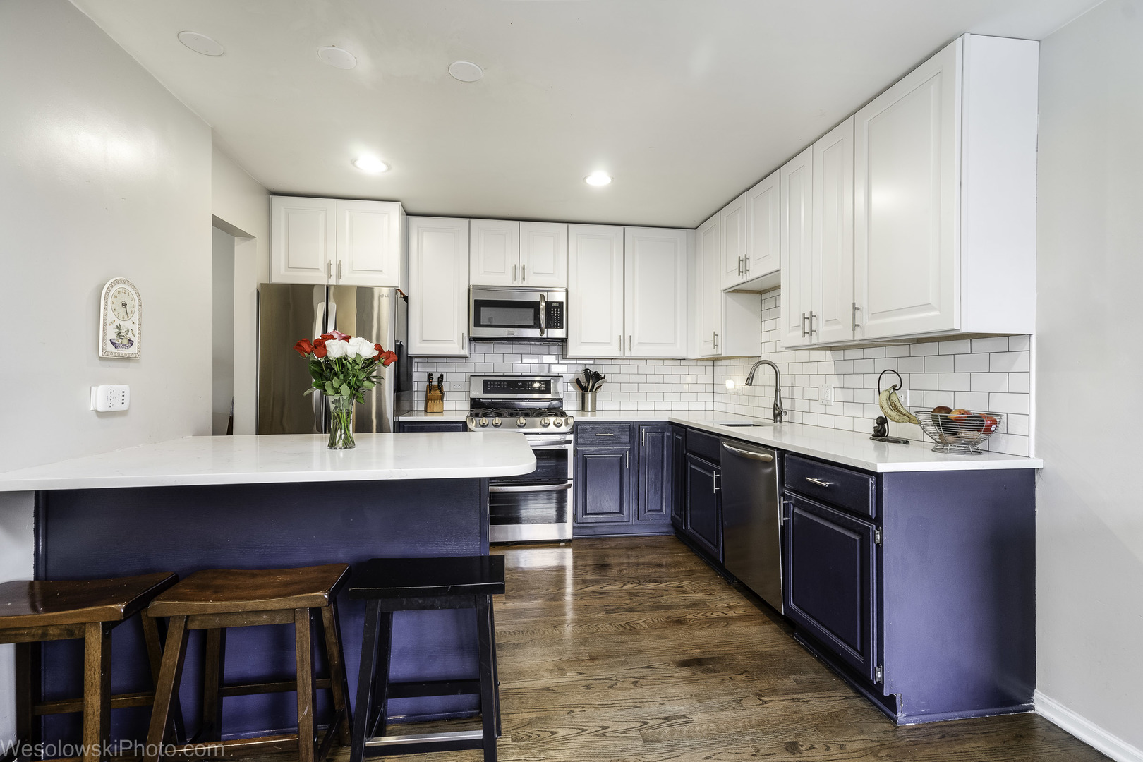 3315 N RACINE Avenue