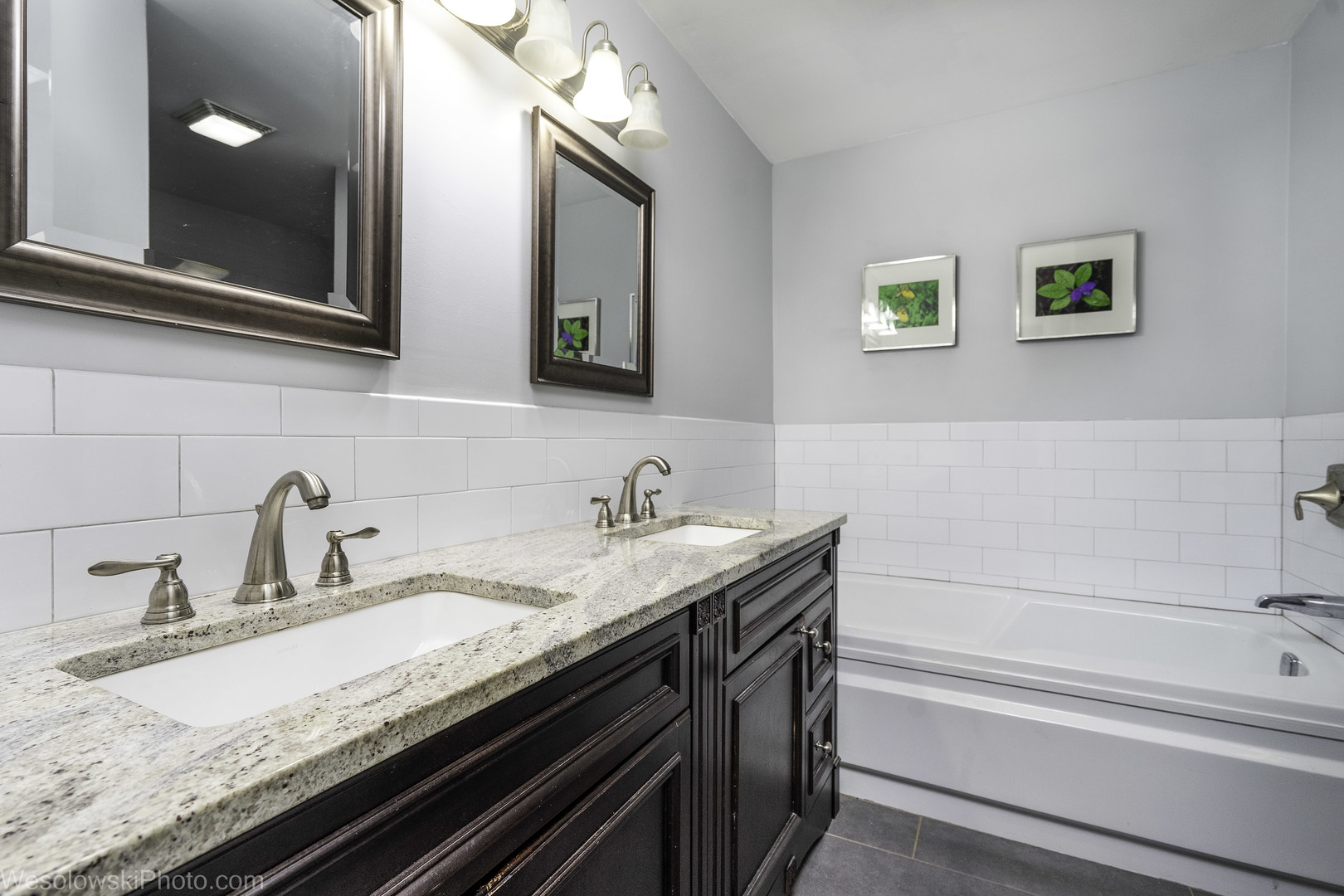 3315 N RACINE Avenue