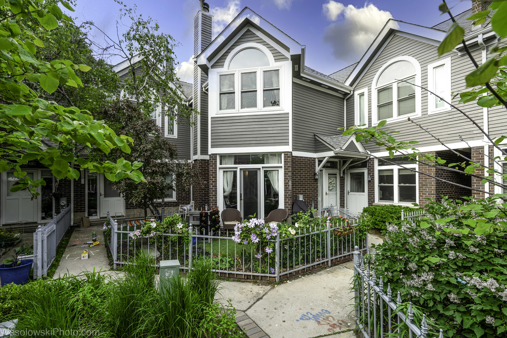 3315 N RACINE Avenue