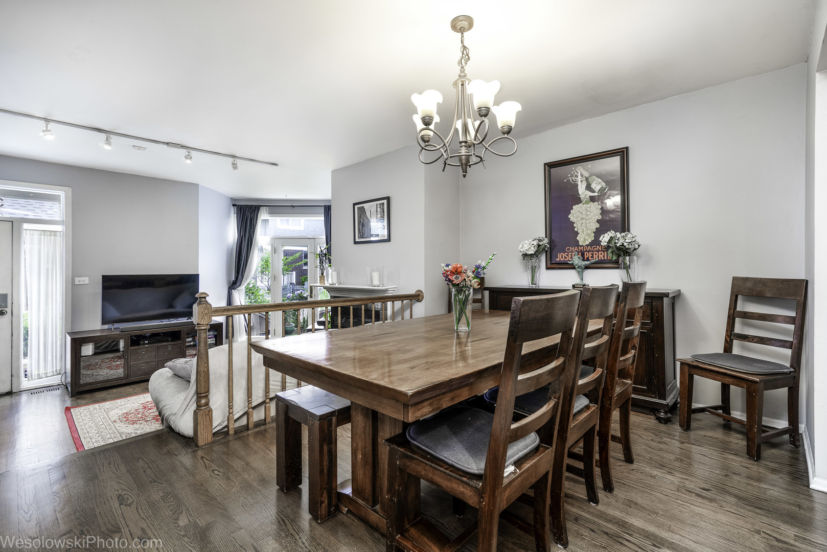 3315 N RACINE Avenue