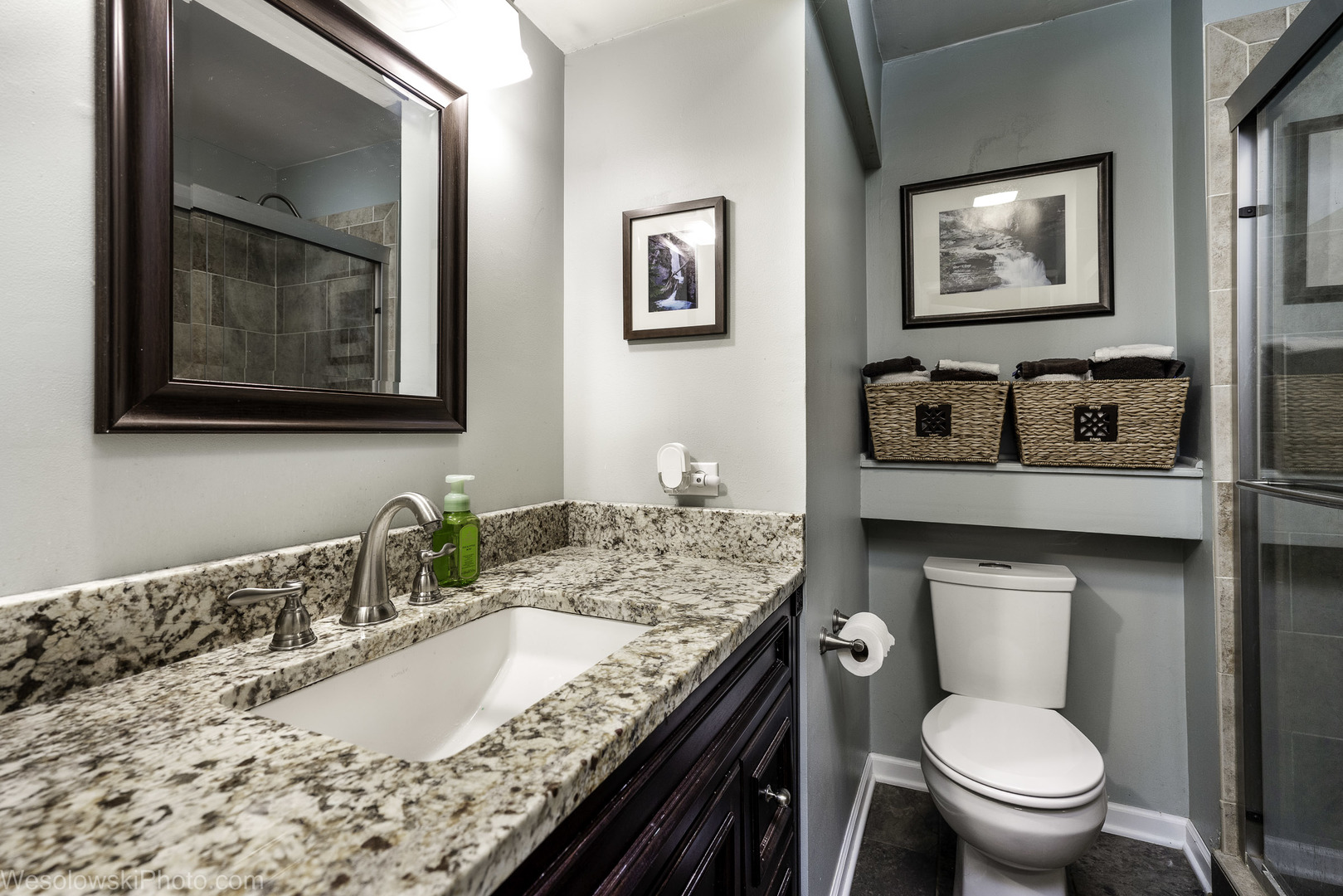 3315 N RACINE Avenue