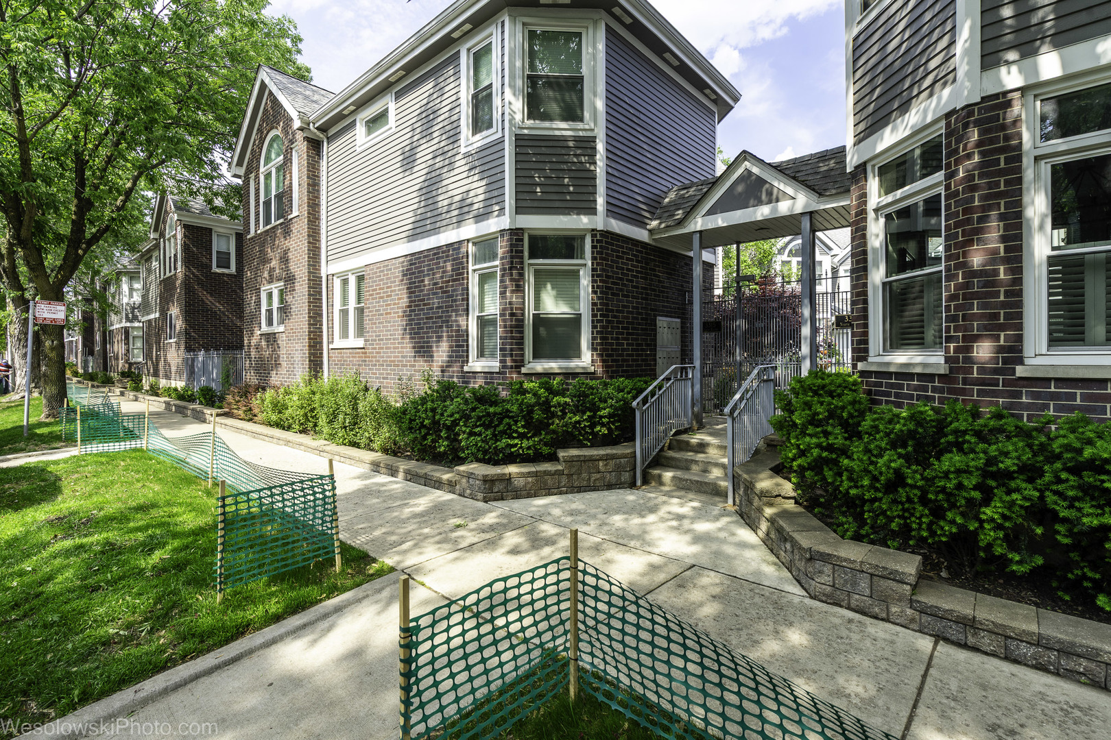 3315 N RACINE Avenue