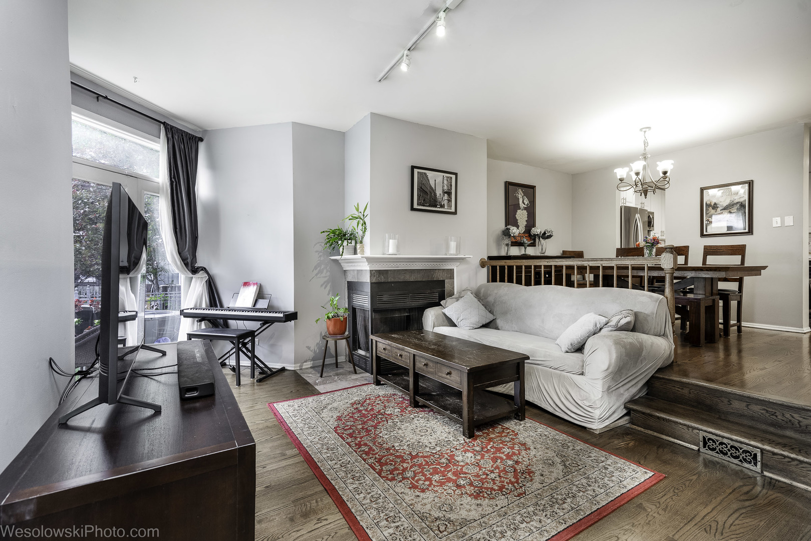 3315 N RACINE Avenue