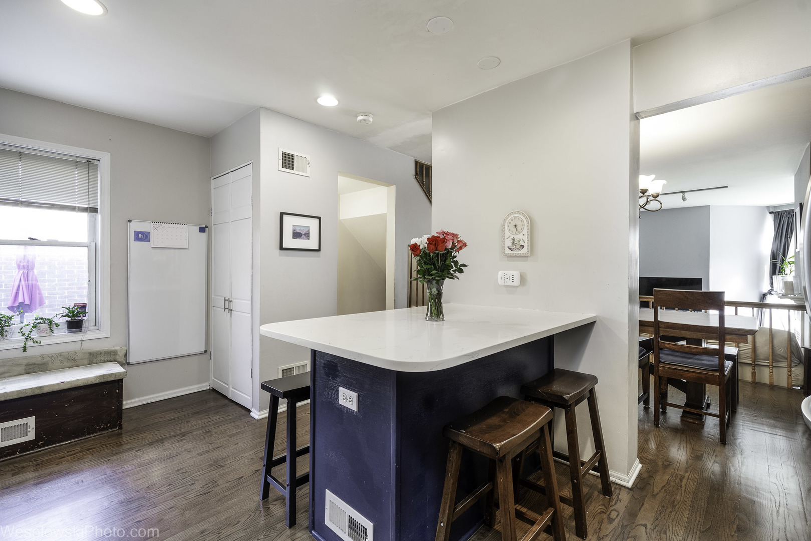 3315 N RACINE Avenue