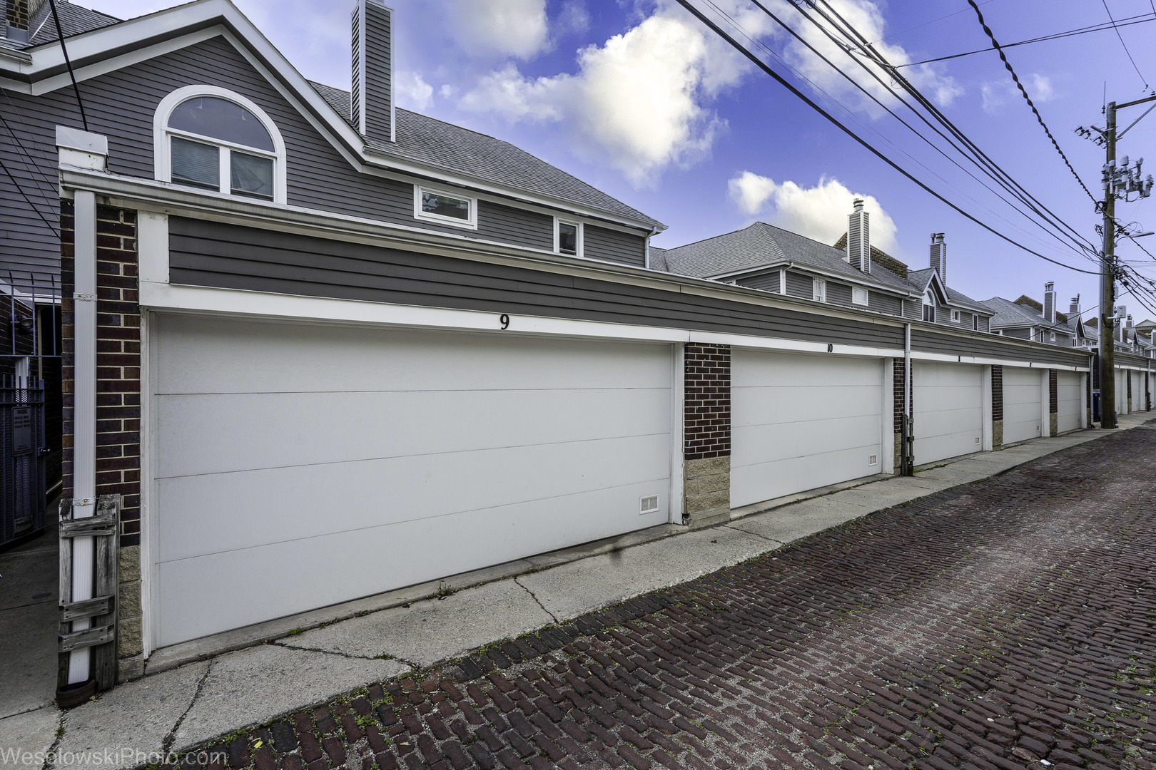 3315 N RACINE Avenue