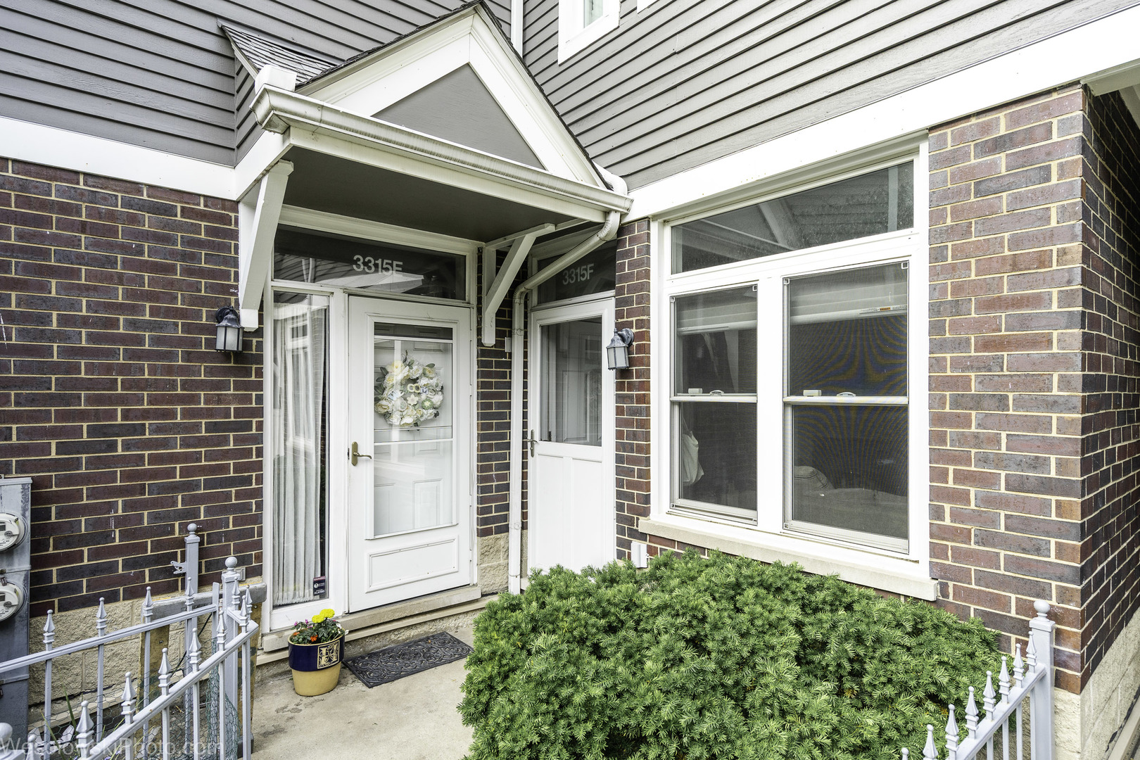 3315 N RACINE Avenue