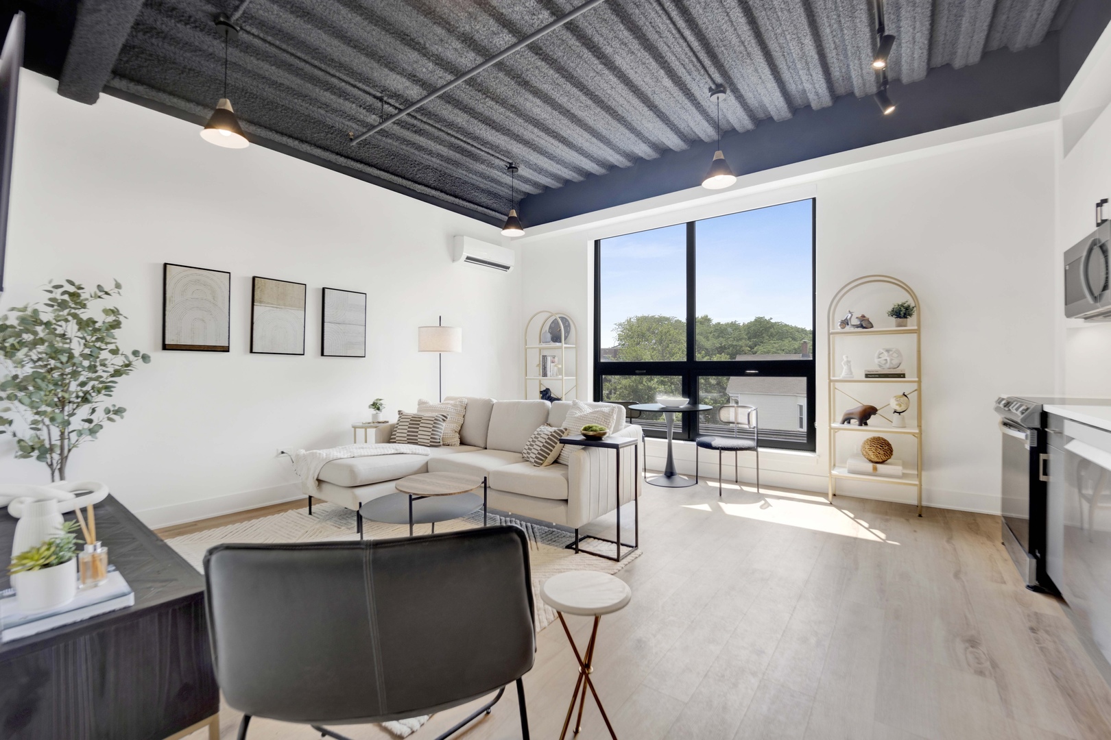 1802 W Berenice Avenue Unit: 502